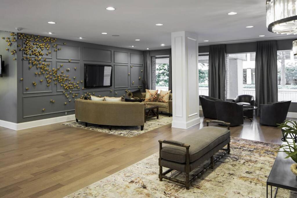 Modern At Crystal Arlington